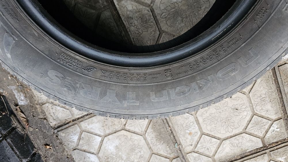 Продам комплект шин