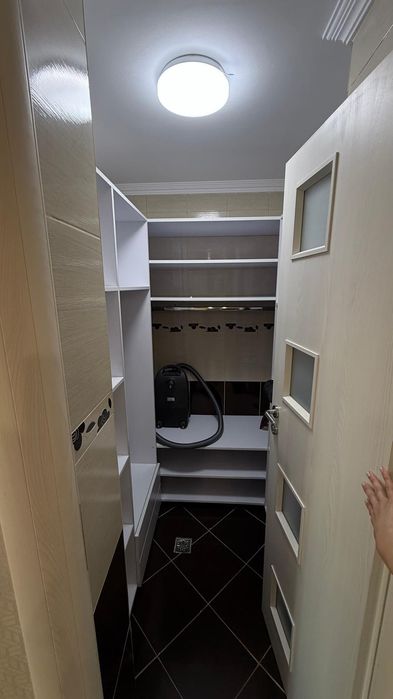 Vand apartament  3 camere decomandat utilat si mobilat