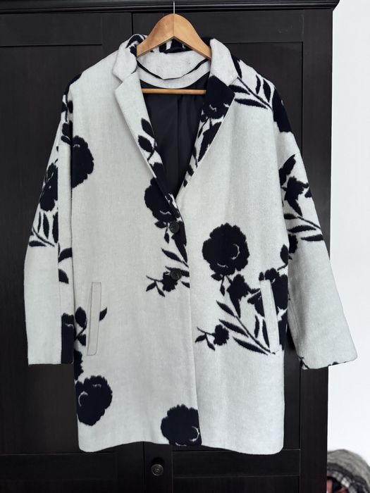 Jacheta palton alb negru flori marime M oversize