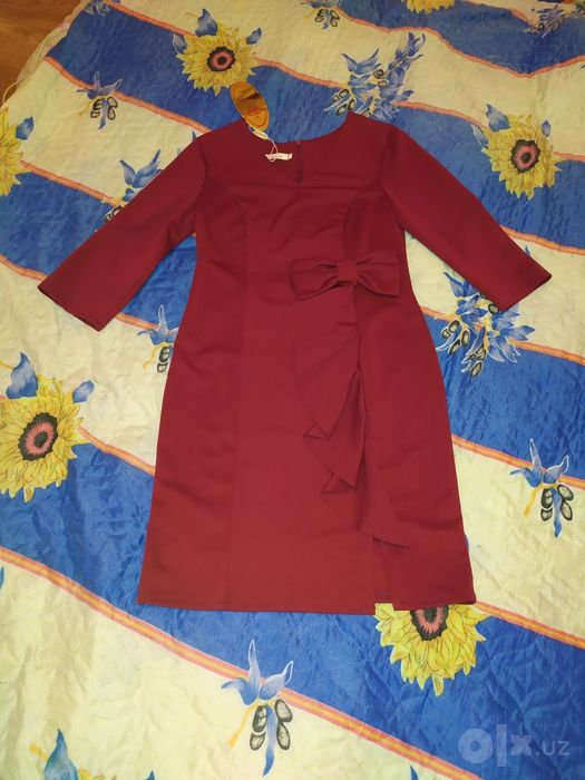 Платье женское бордового цвета