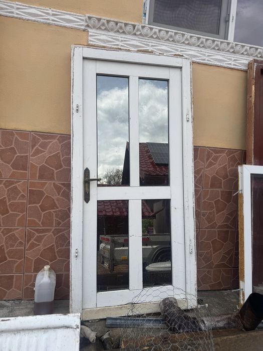 Geamuri termopan + ușă PVC alb – set 3 ferestre + 1 ușă, stare bună