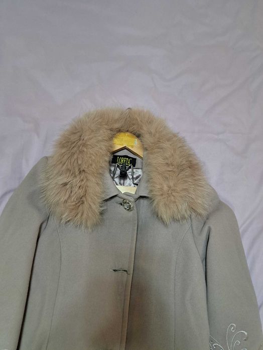 Пальто сотилади.