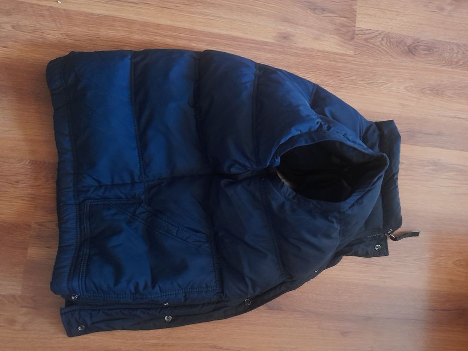 HOLLISTER мъжки елек L размер .