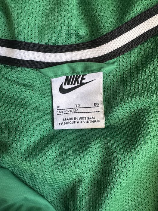 Оригинална ветровка Nike за деца