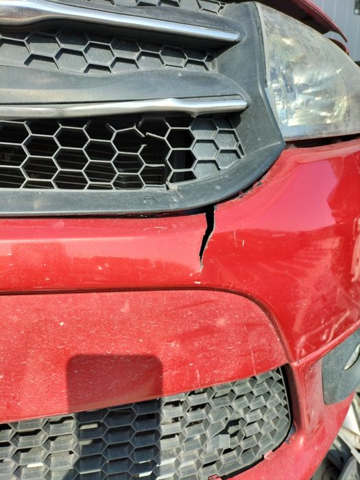 Предна броня Dacia Sandero / Дачия Сандеро 2014г.
