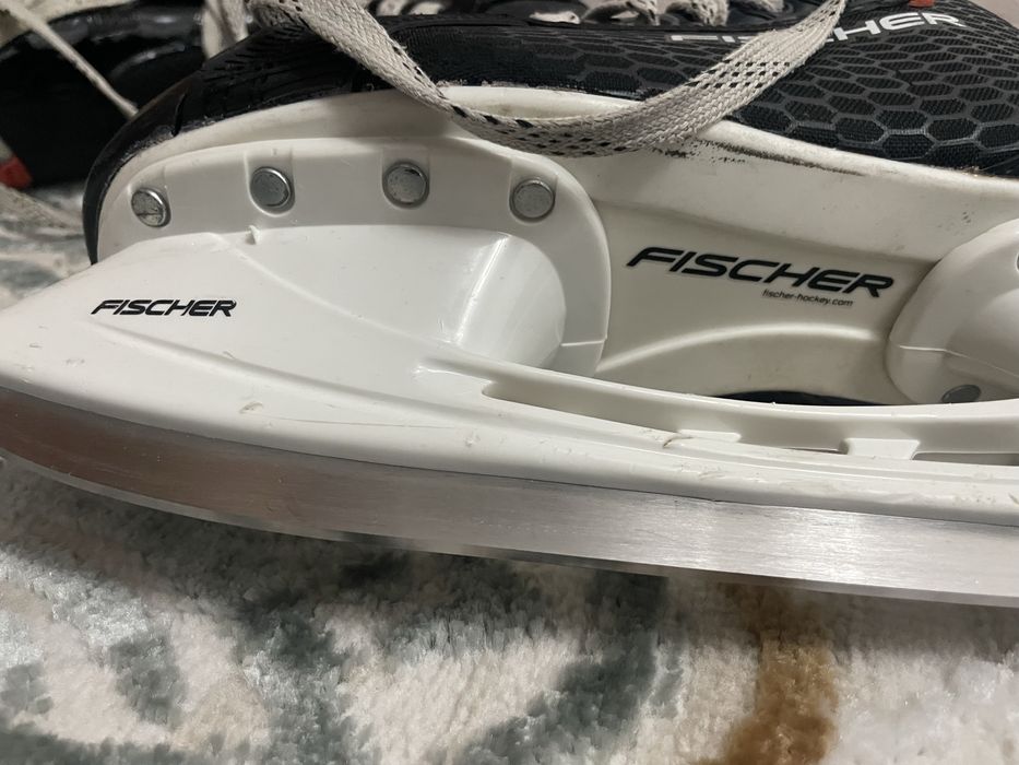 Хоккейный коньки