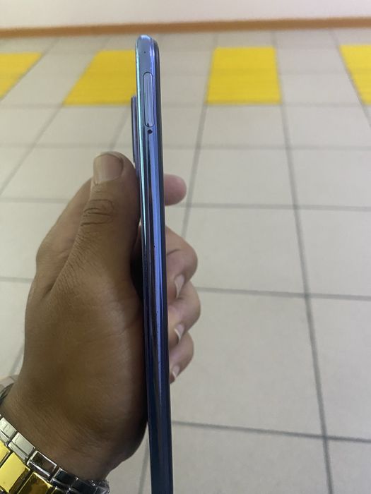 Vivo V21e 8+4/128gb продам