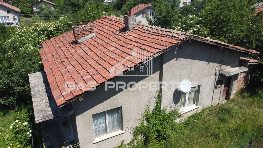 Продава се Къща в с. Иваняне, Област София-град - 162 кв.м за 1075 €/кв.м - Снимка #1