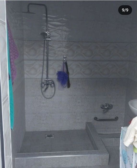 Istrohatda fayzli hovli sotiladi