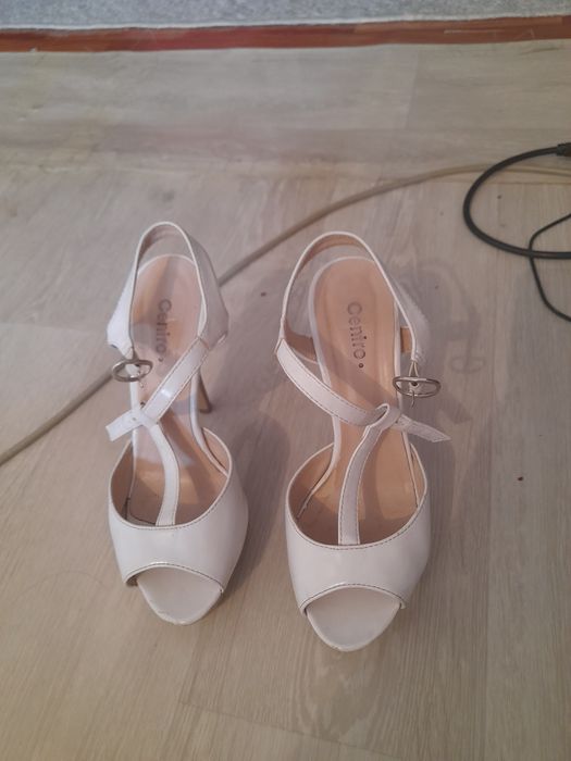 Туфли белый плотформа