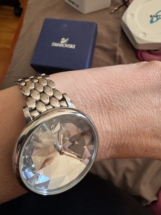 Часовник Swarovski