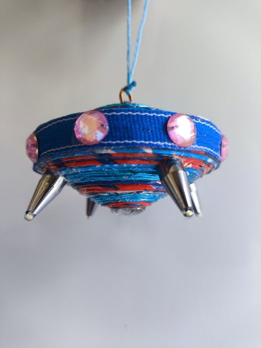 Ёлочная игрушка ( Космический корабль )