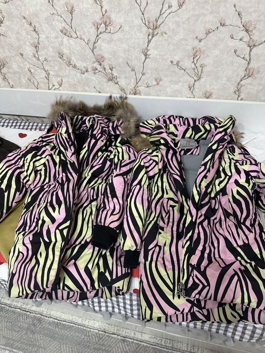 Продам зимние куртки