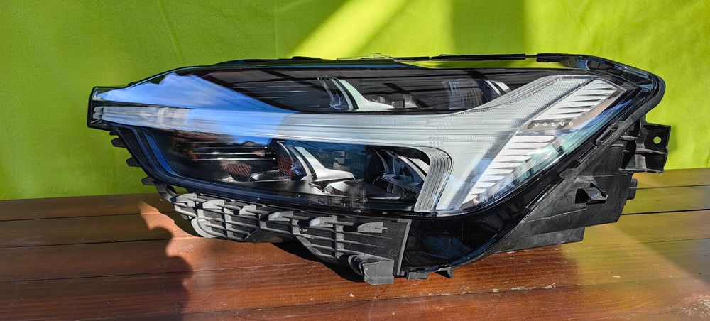 Фар за Volvo XC60 Full LED / Волво ХЦ60 Фул ЛЕД