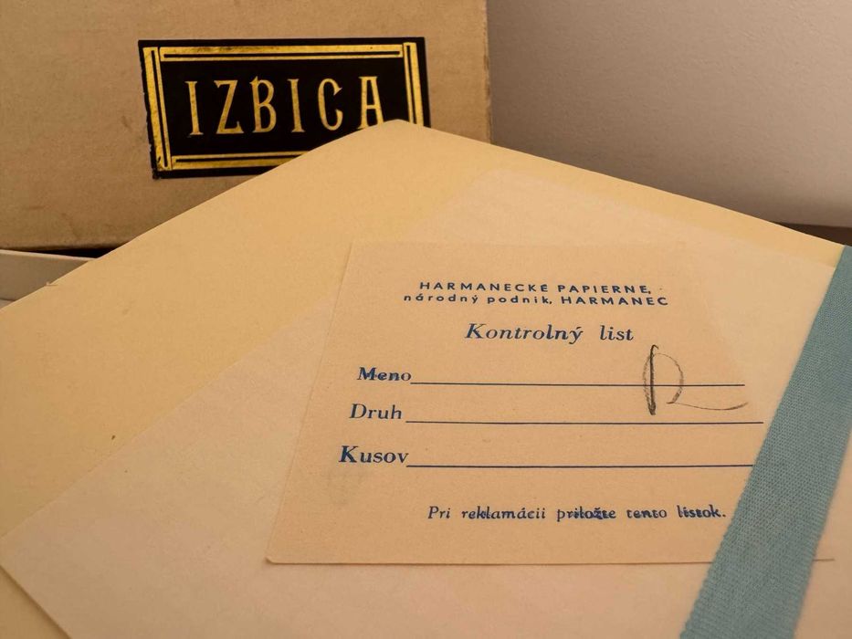 Комплект луксозна хартия за писма и пощенски пликове Harmanecke papierne Словакия 1950г