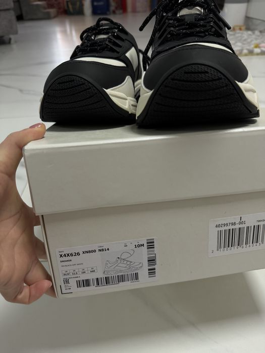 Sneakersi Emporio Armani achizitionati de pe Best Secret