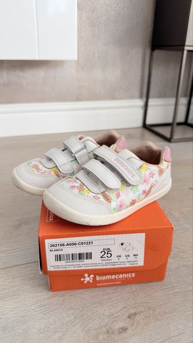 Adidasi/Sneakersi Biomecanics nr 25