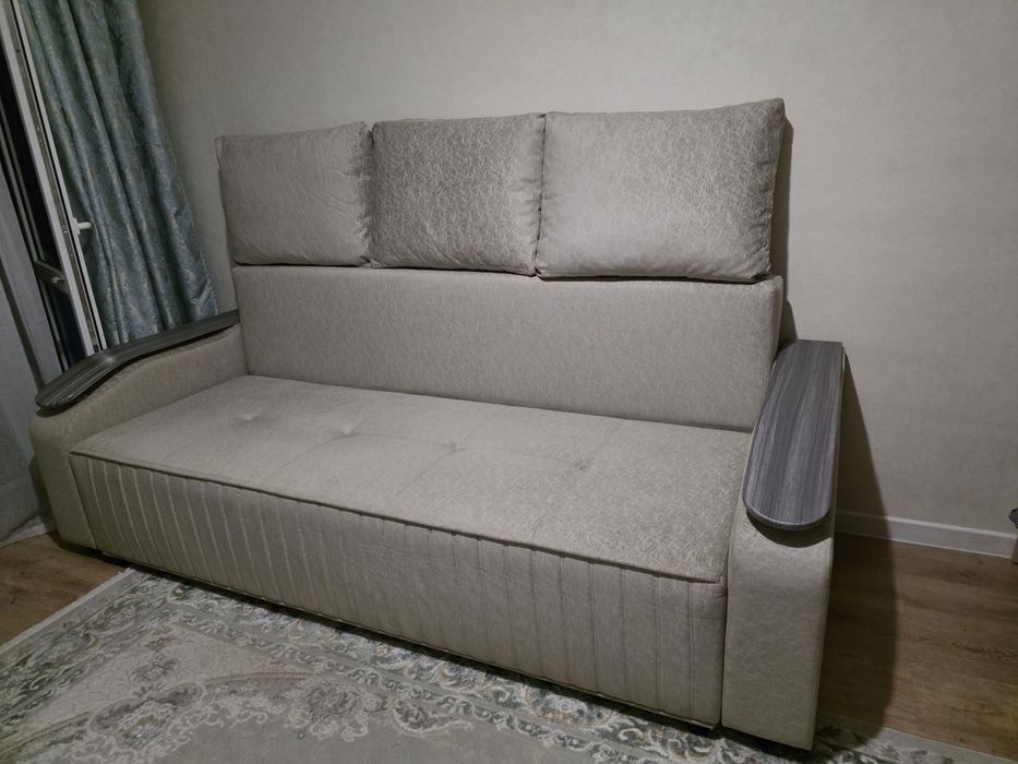 Продаётся диван в отличном состояние