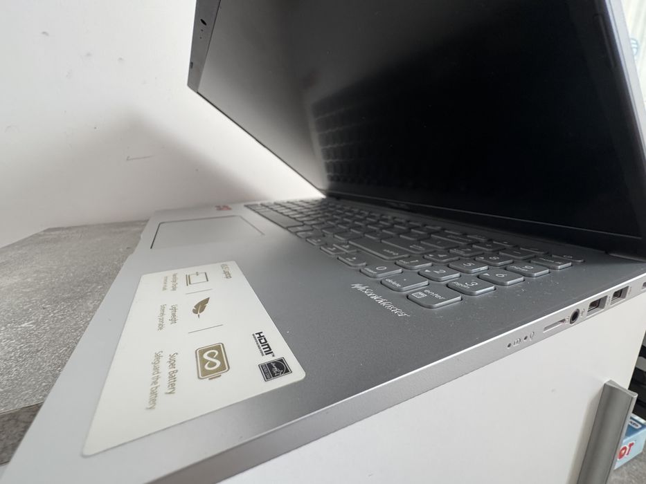 Laptop ASUS, AMD Ryzen 3, 2,60Ghz, 8Gb RAM