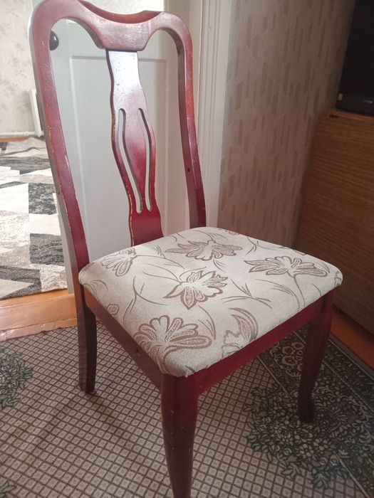 Продам стул деревянный