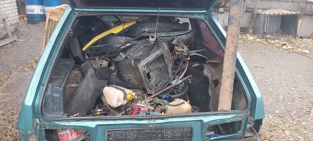 Ваз 2108 разбор   много что есть