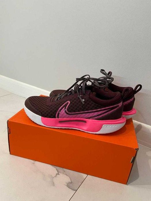 женские кроссовки Nike