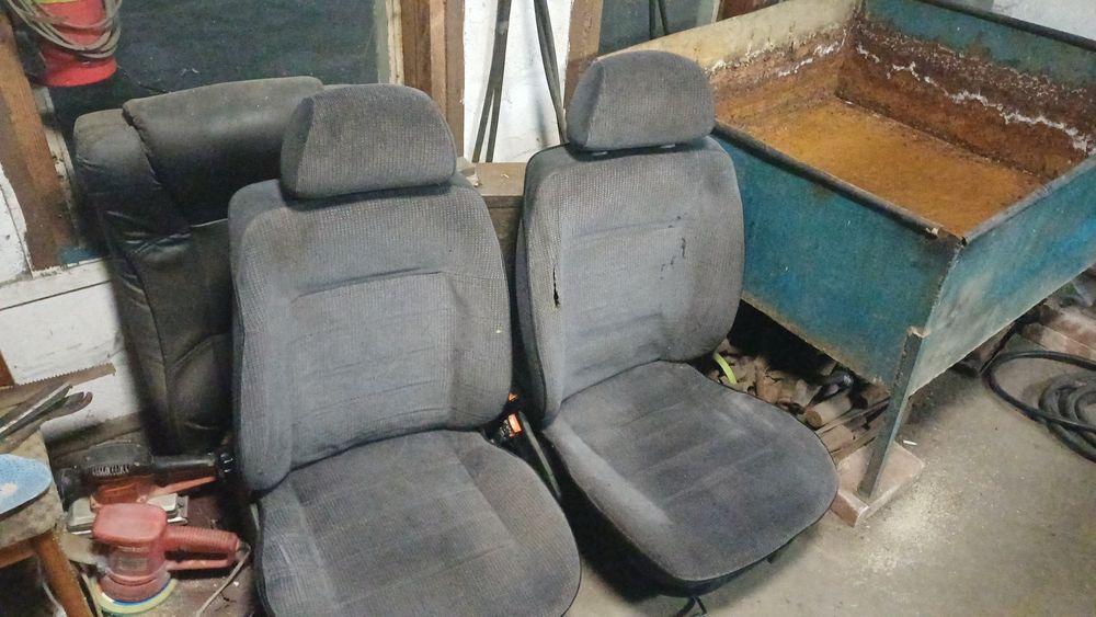Продам авто кресла от гольфа