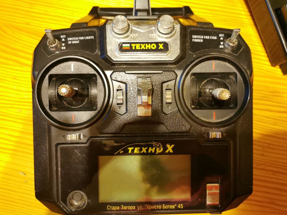 Радио управление за лодка за захранка