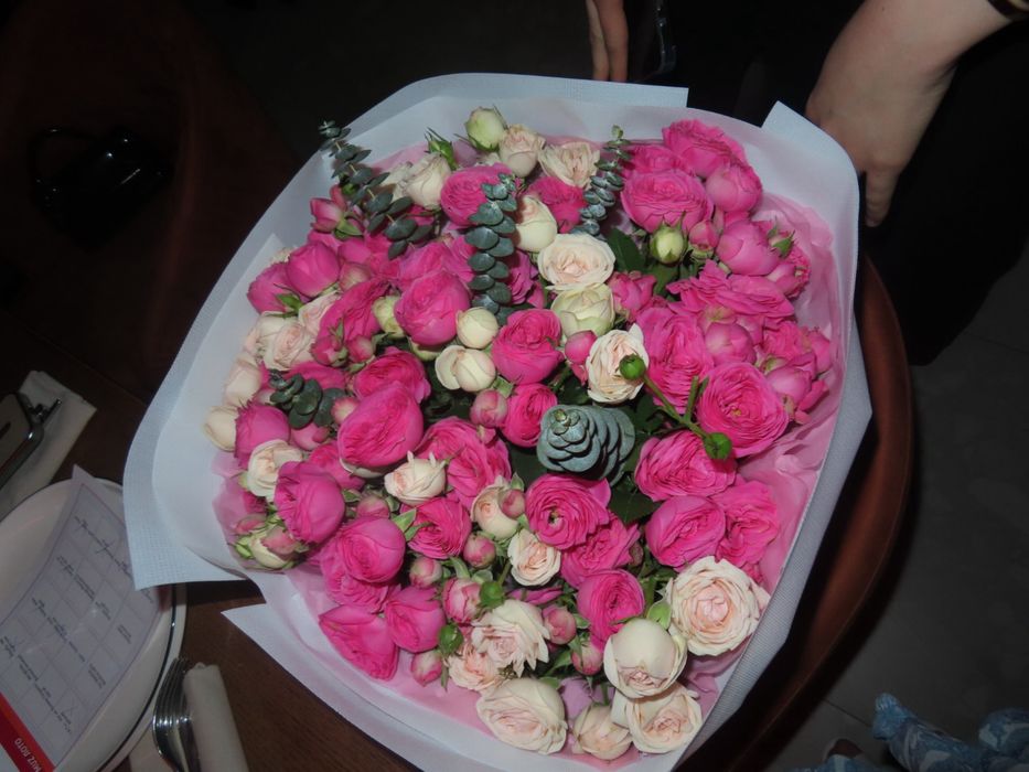 Продам цветы свежие,есть 2 букета по разным ценам