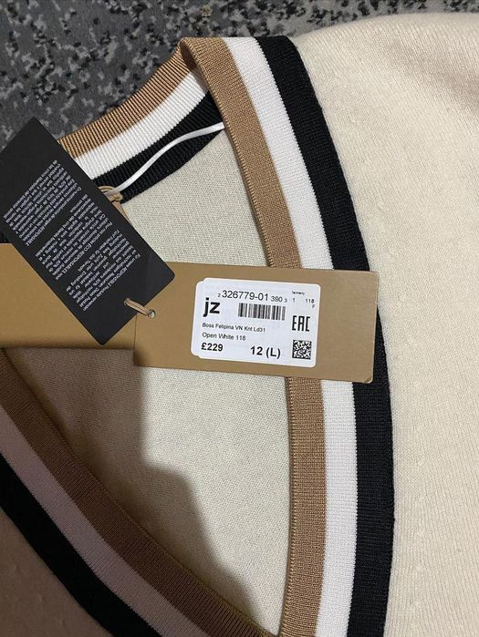 Vând bluza urgent la jumătate de pret