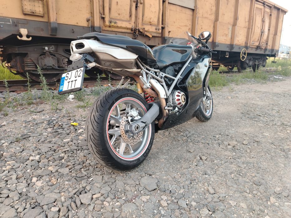 Vând Ducati 749 an fabricație 2004