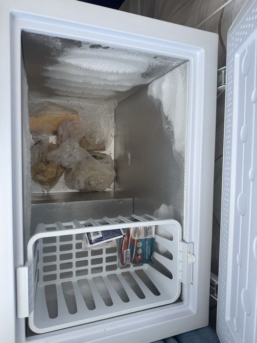 Продам морозильник