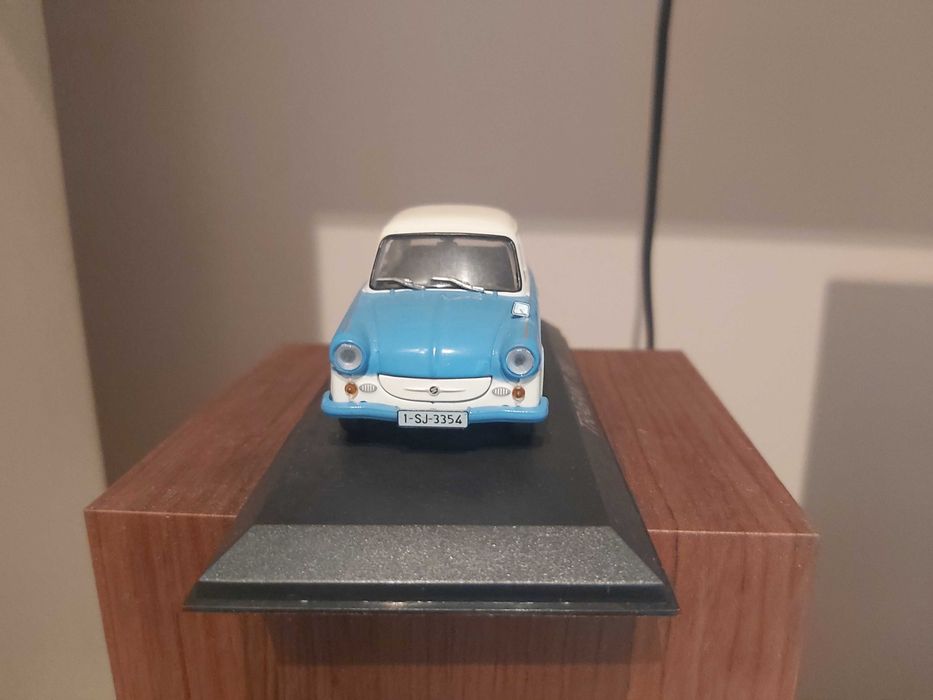 Trabant P50 - Macheta metal din colectia Masini de Legenda 1:43