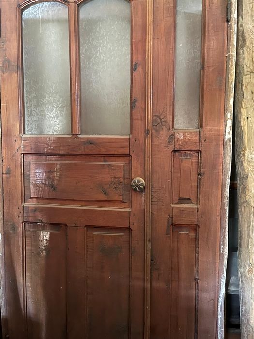 Ағаш есік сатылады