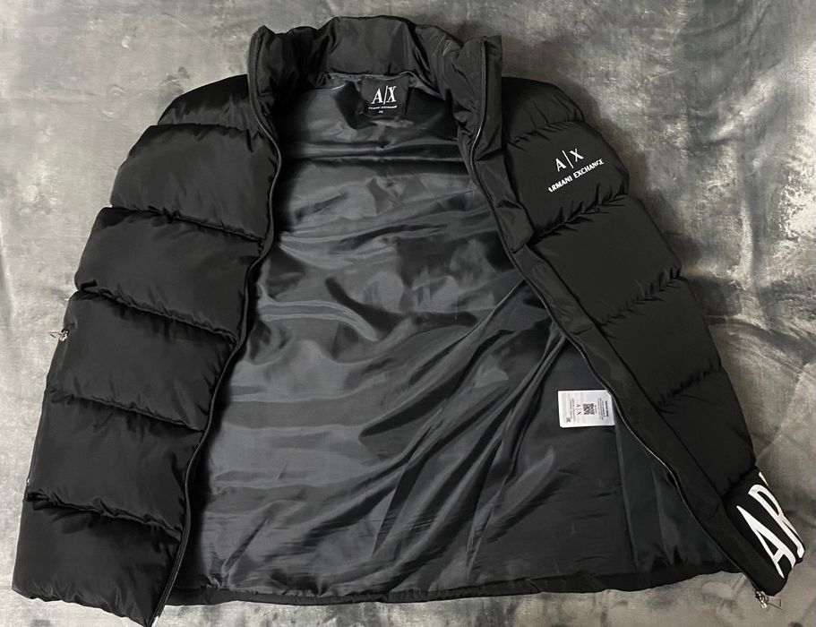 Vând vesta noua de bărbați Armani Exchange