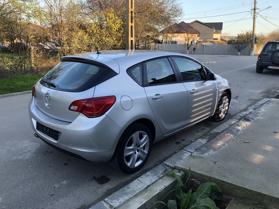 Opel astra j 1.4 benzina 2012