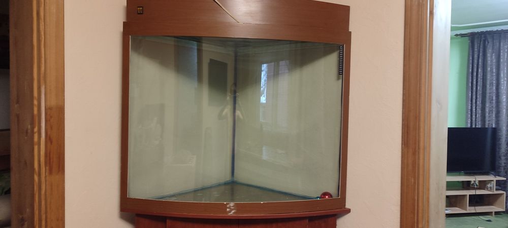 Продам угловой аквариум