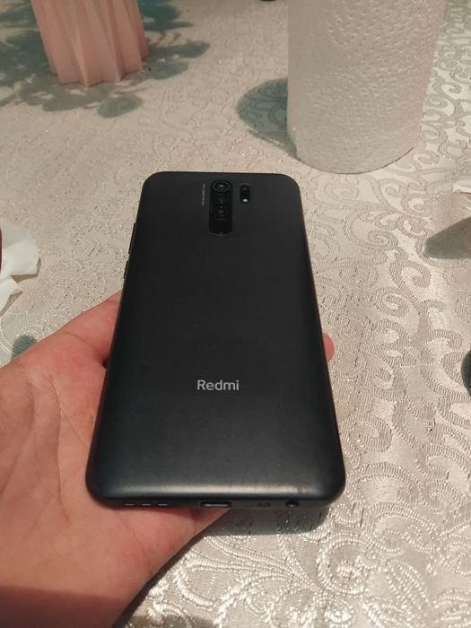 Redmi 9 64gb aybi umuman yoq bitta joyda pignosi bor