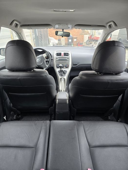 Toyota auris .1.6 full istoric in toyota