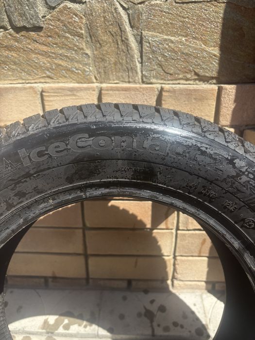 Продам две зимние шины 225/60/ 17
