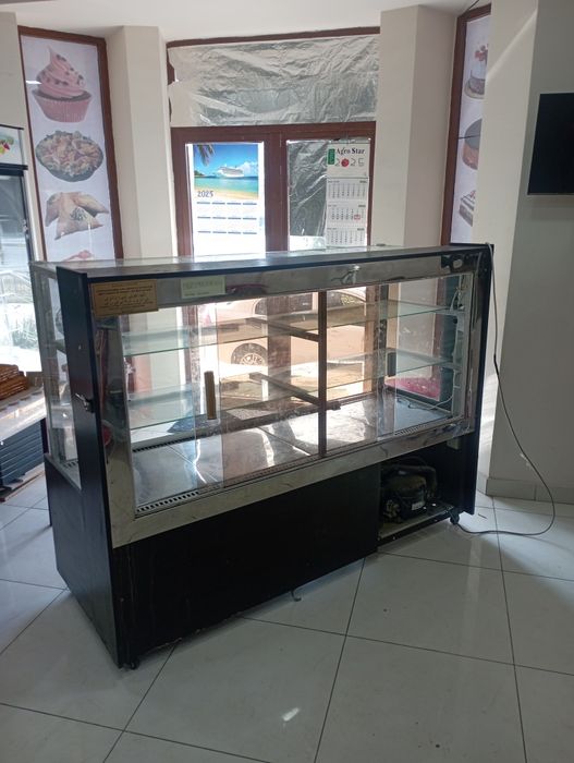 Холодильник витрина