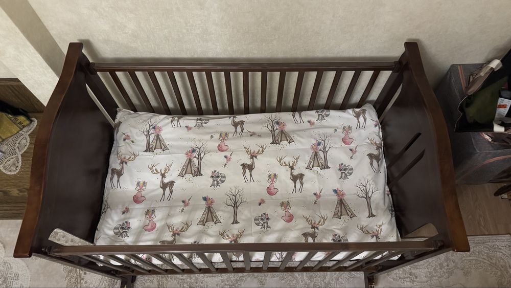 Детская кроватка с матрасом