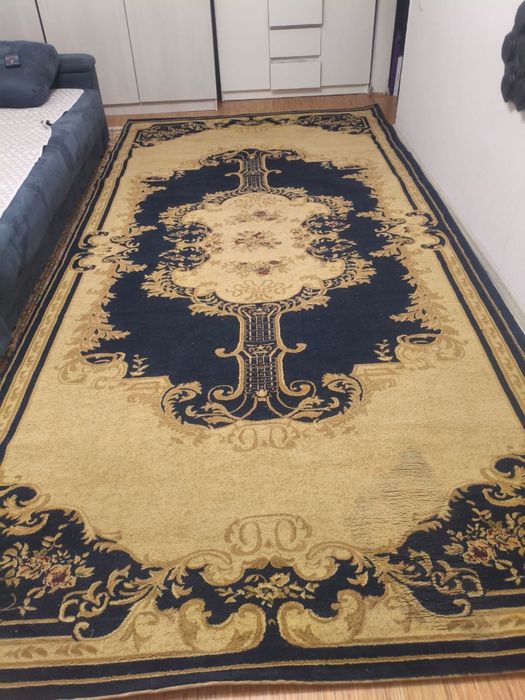 Продам ковер 5000 самовывоз Жубанова мкр 1