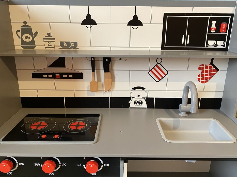 Продам детский кухонный  гарнитур