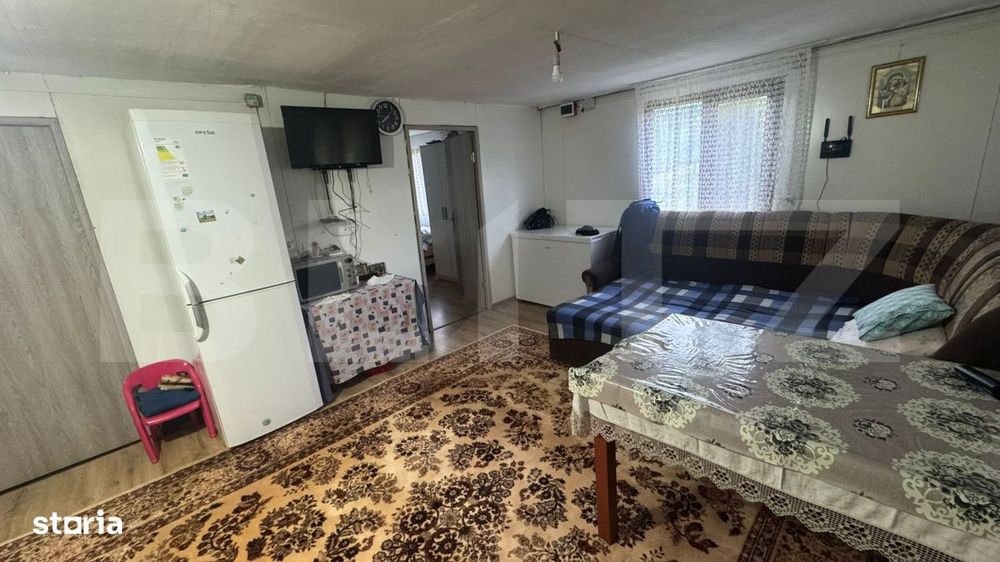 Casa cu teren de 2330 mp, anexa de 15 mp, zona Muntele Rece
