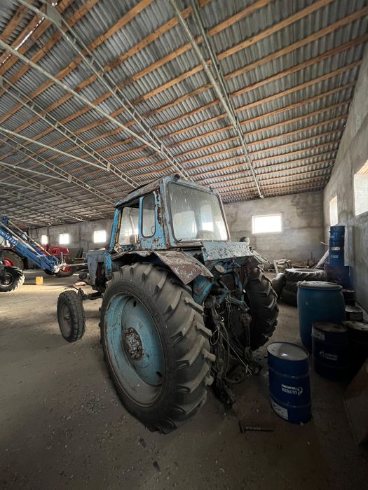 трактор и пресс