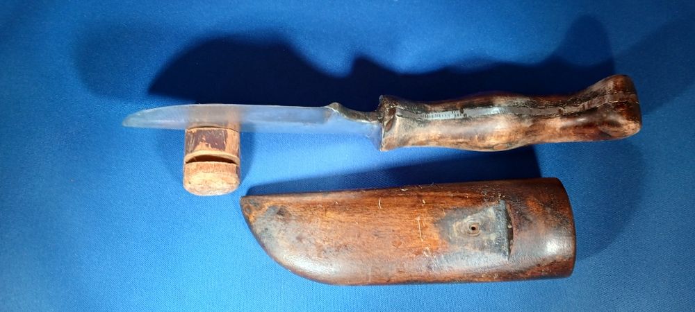 Стар кован нож за лов и дране винтидж острие