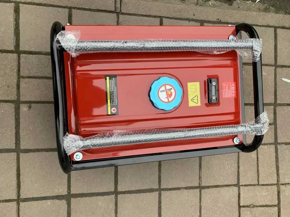 Generator Curent Benzina Monofazat / Trifazat 4000w 11 ore SJ
