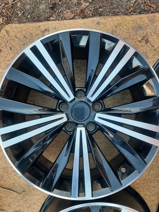 Продам диски р18 оригенал.