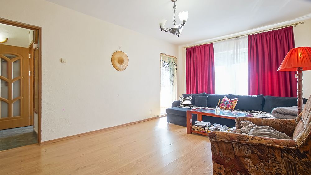 Vând apartament 3 camere, Triaj, decomandat, 74 mp.
